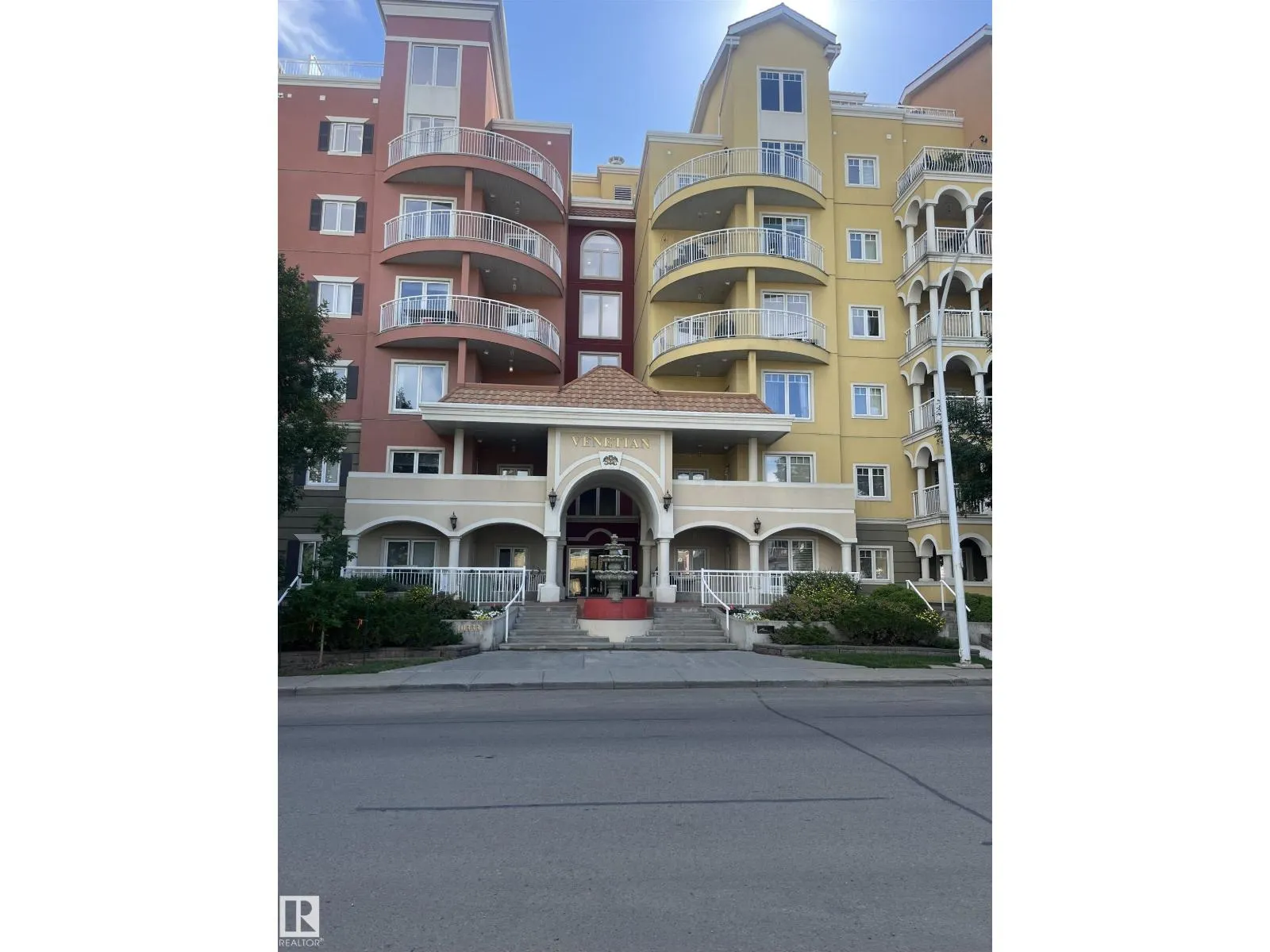 #110 10333 112 ST NW