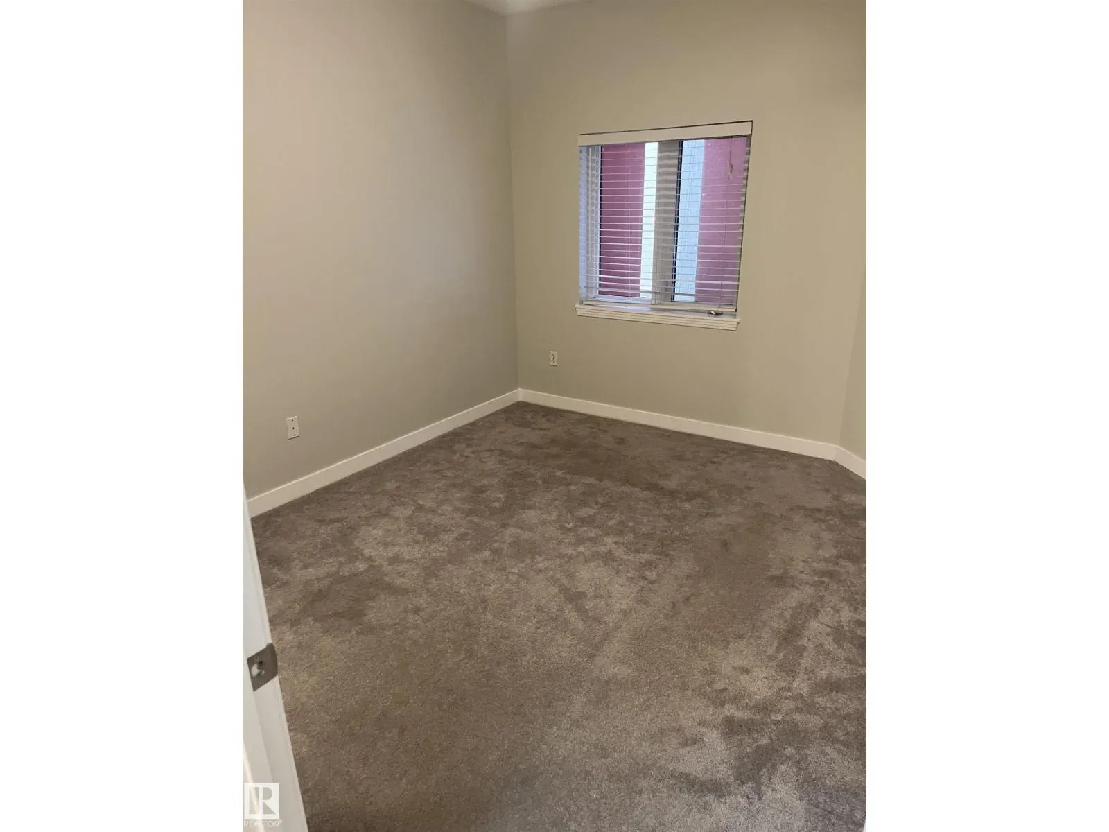 #110 10333 112 ST NW