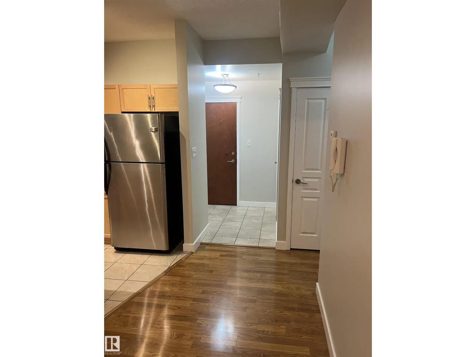 #110 10333 112 ST NW