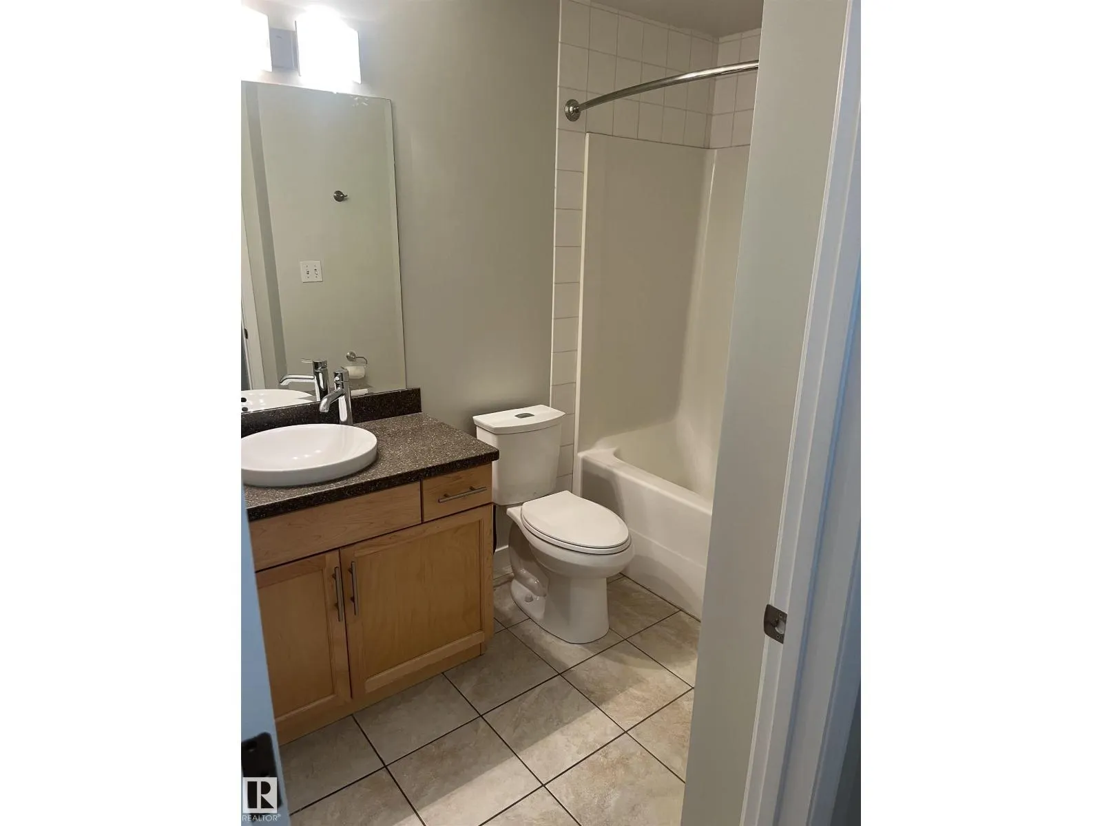 #110 10333 112 ST NW