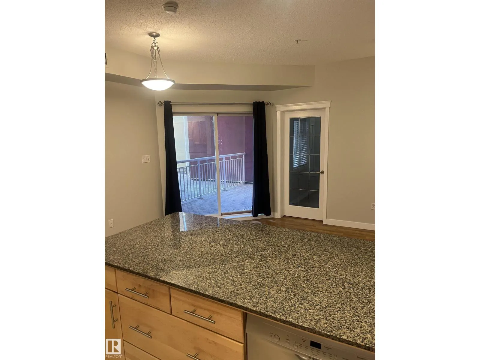 #110 10333 112 ST NW