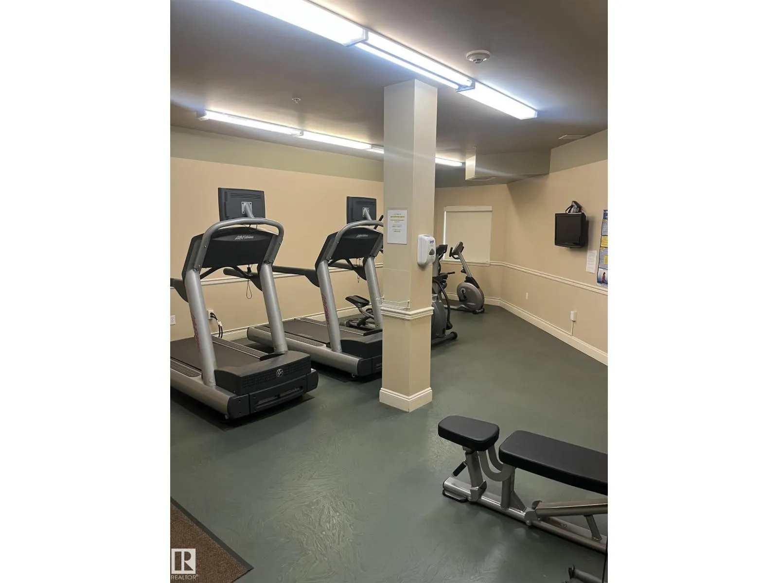 #110 10333 112 ST NW