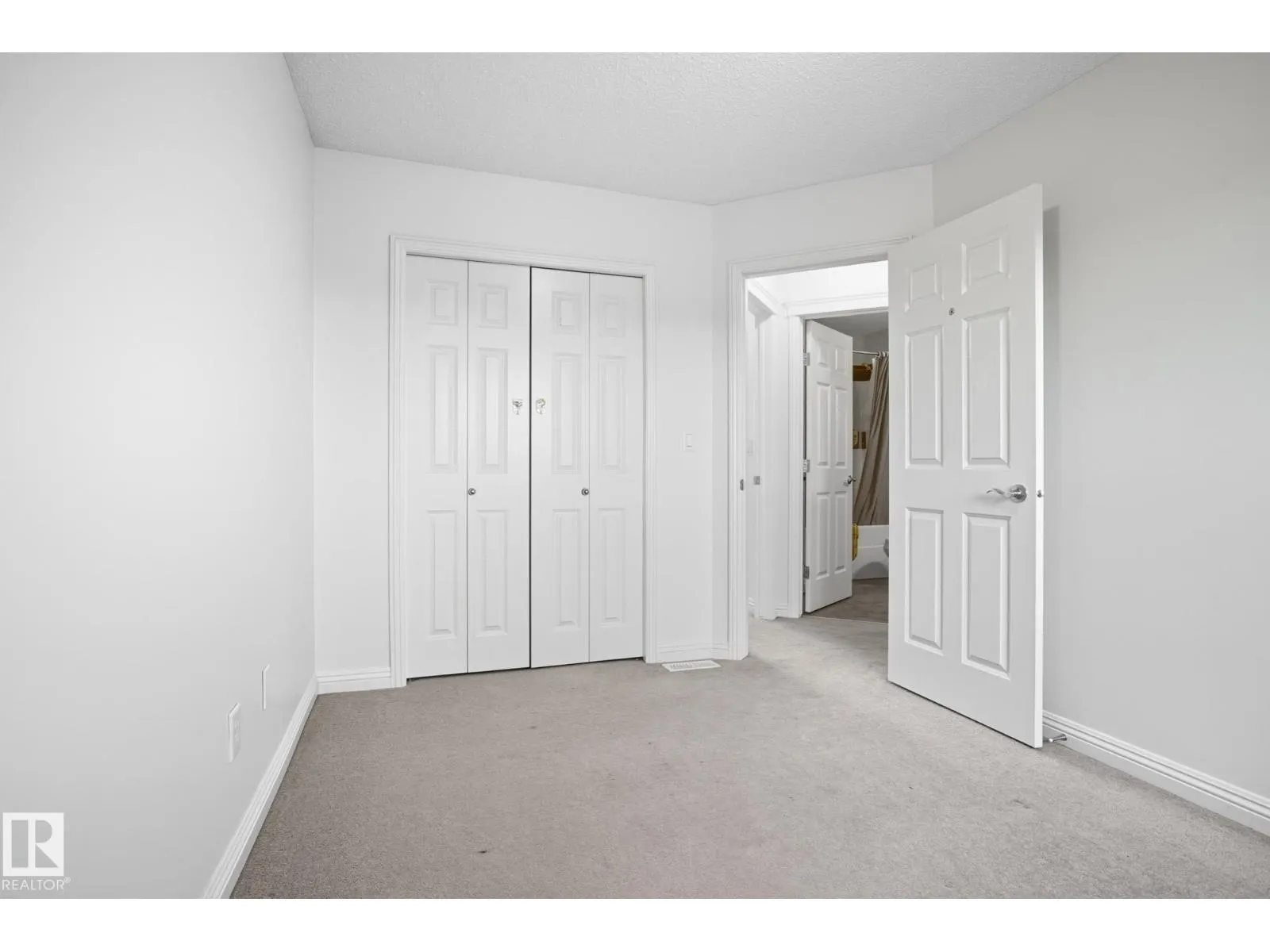 548 ADAMS WY SW
