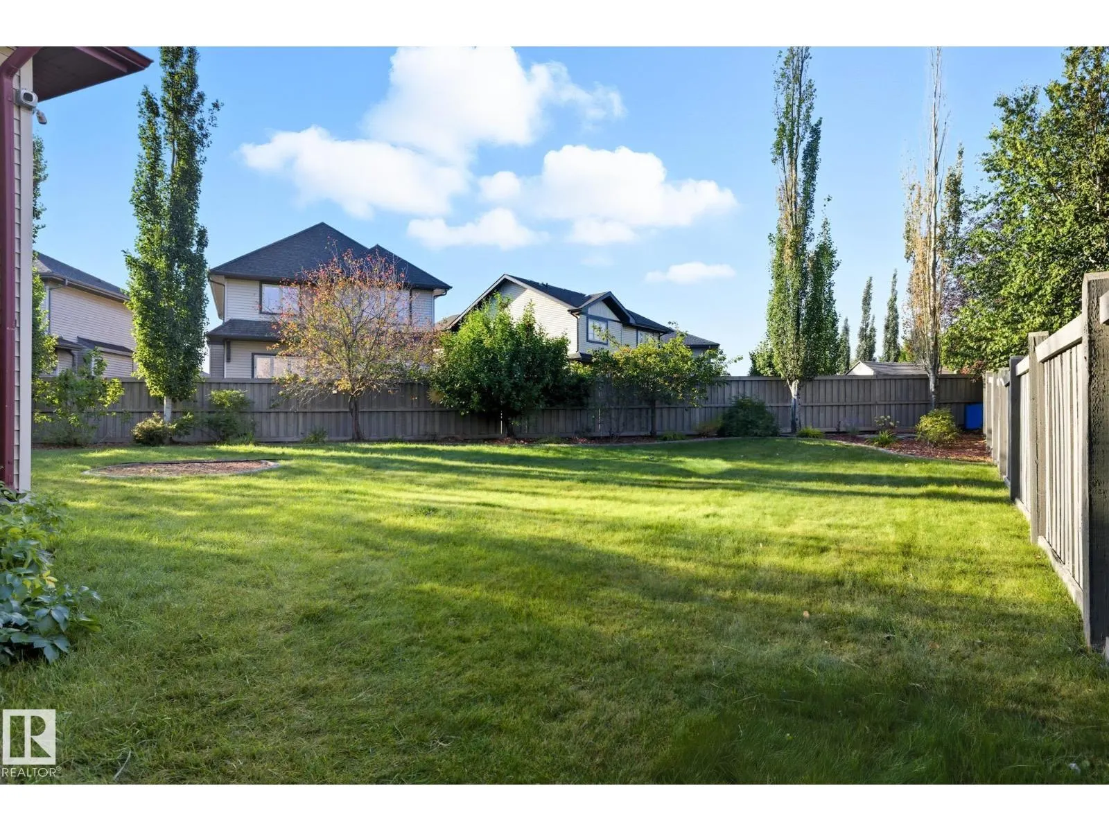 548 ADAMS WY SW