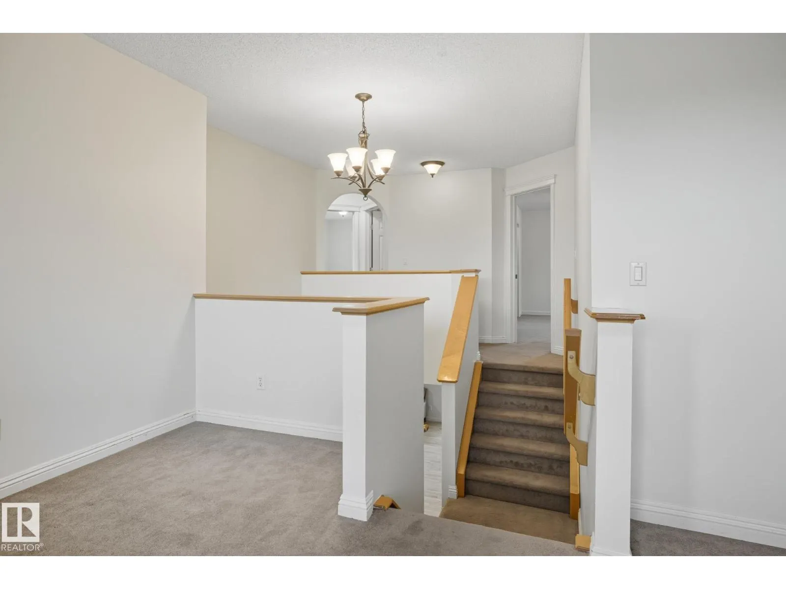 548 ADAMS WY SW