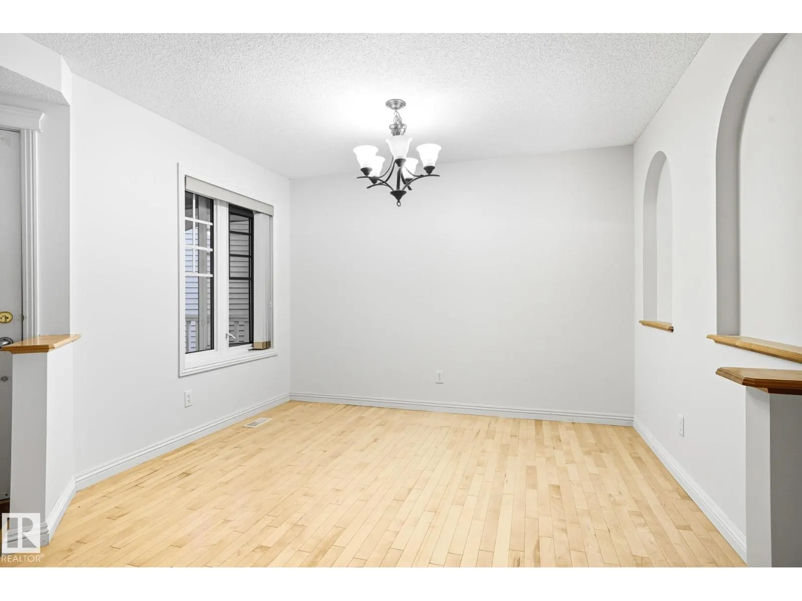 548 ADAMS WY SW