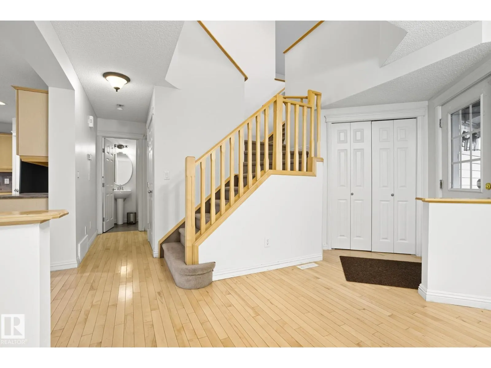 548 ADAMS WY SW