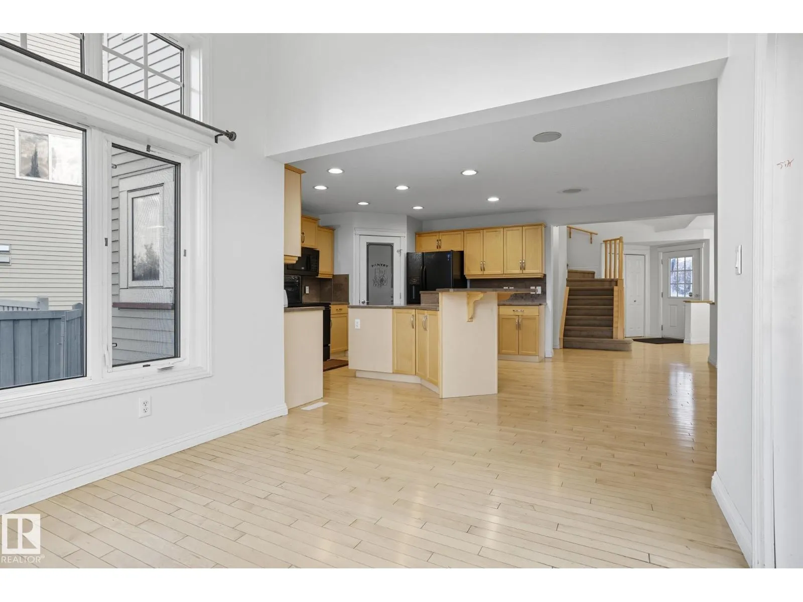 548 ADAMS WY SW