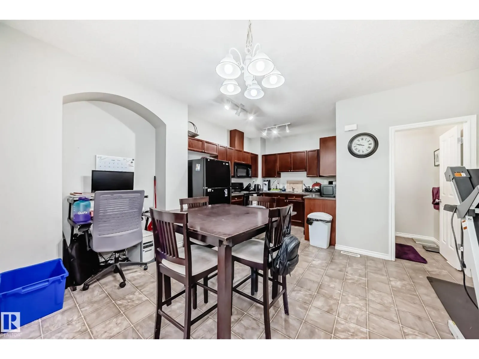 #115 3010 33 AV NW NW