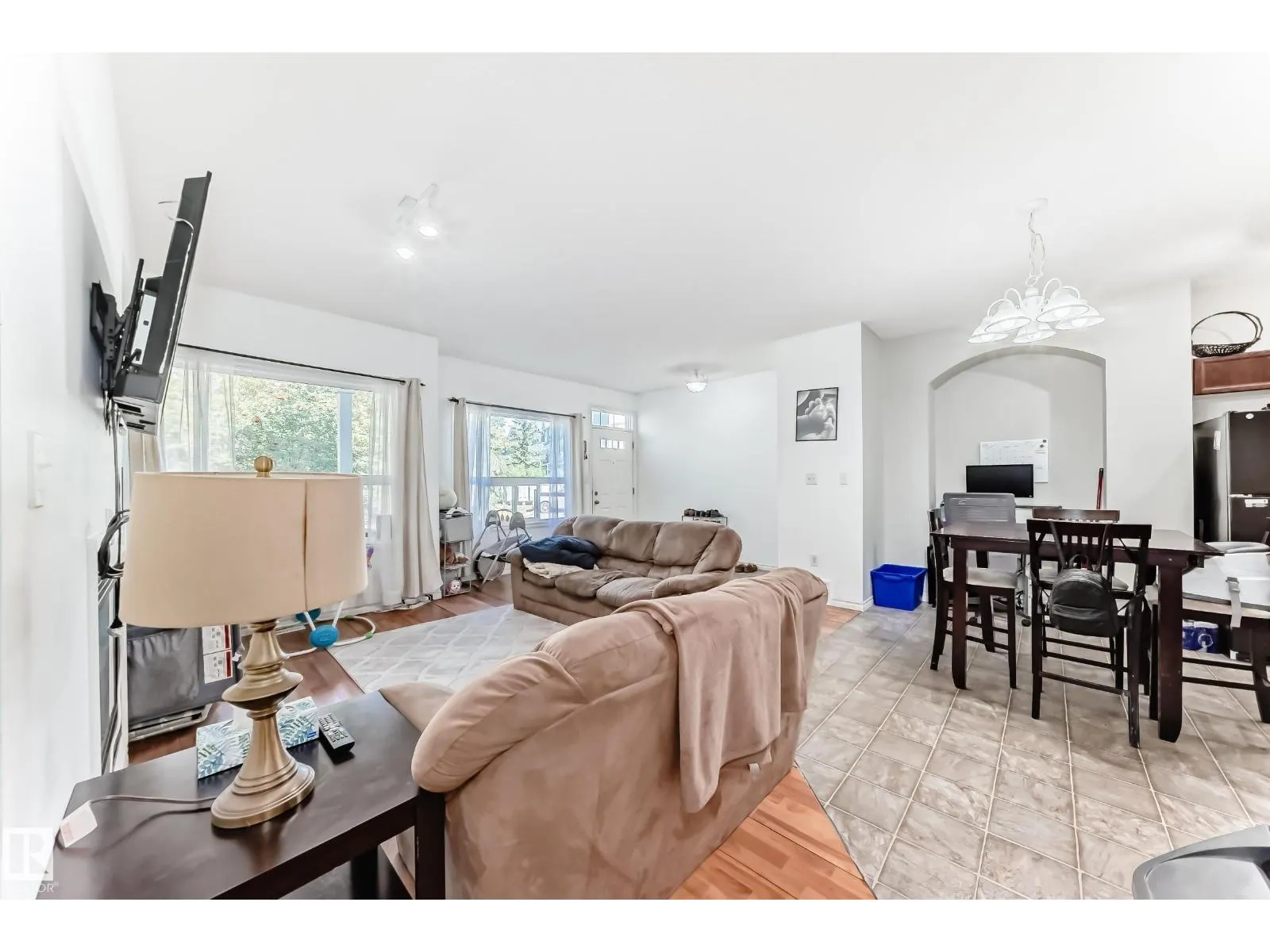 #115 3010 33 AV NW NW