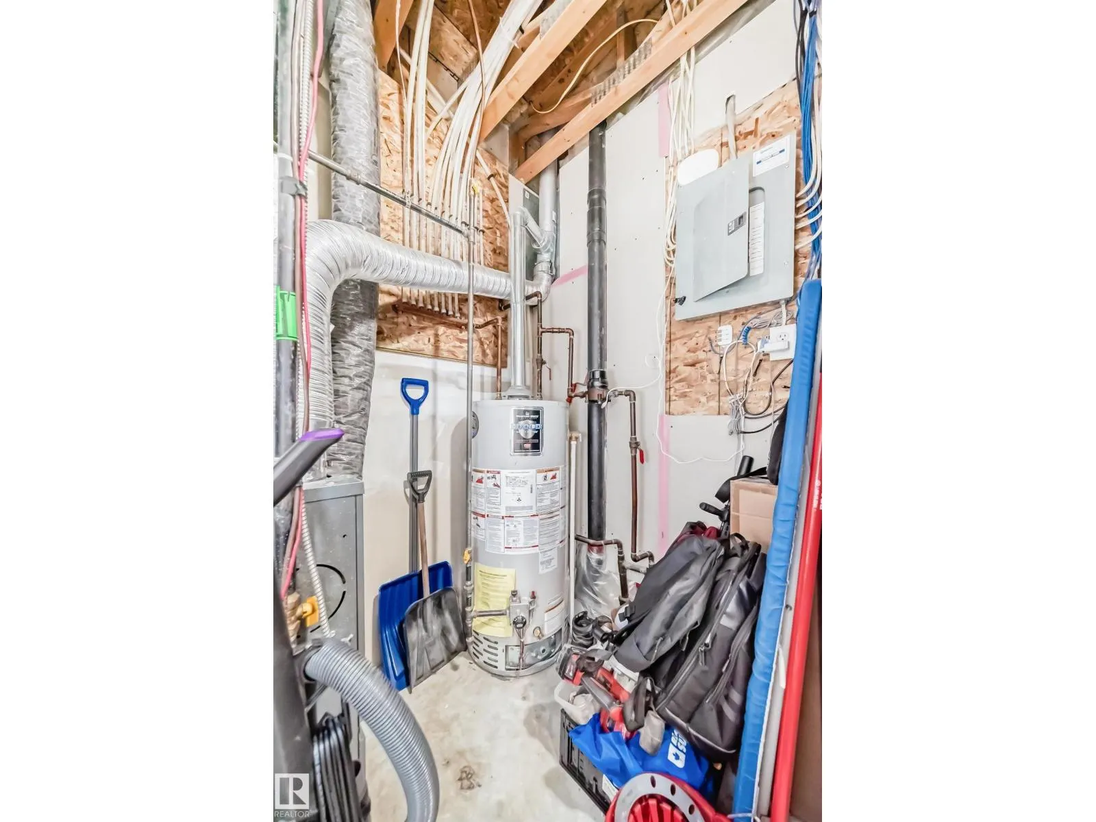 #115 3010 33 AV NW NW