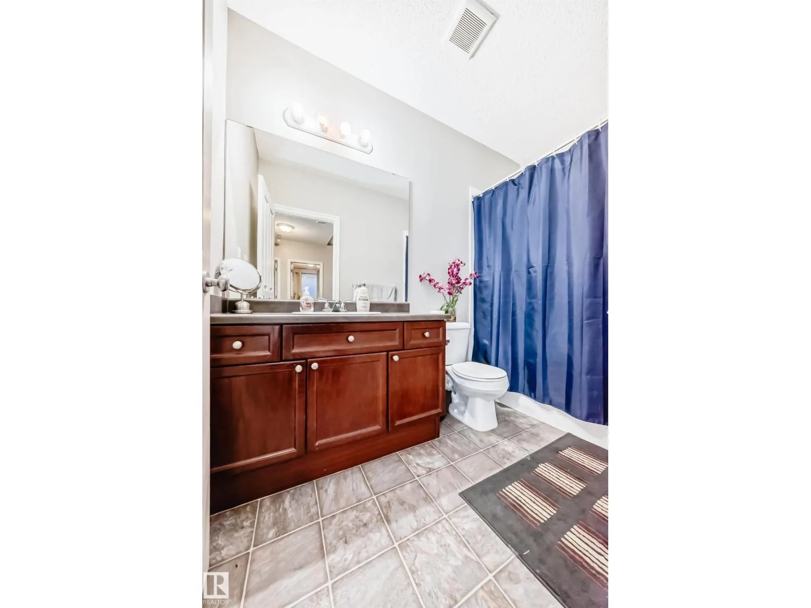 #115 3010 33 AV NW NW