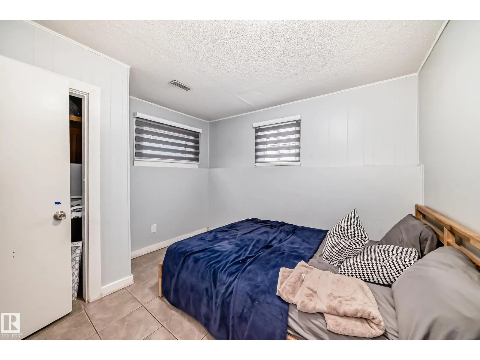 11951 77 ST NW NW