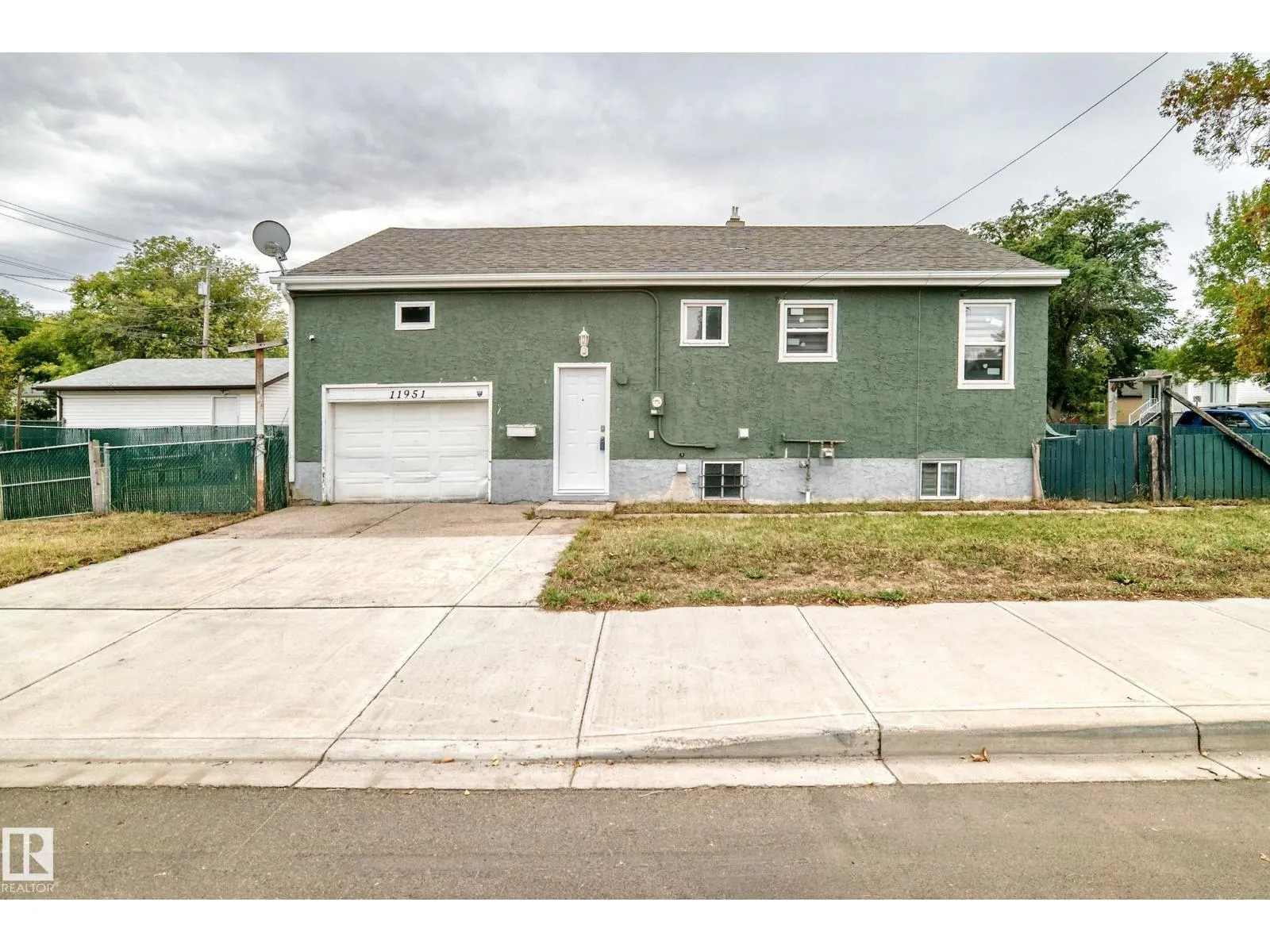 11951 77 ST NW NW