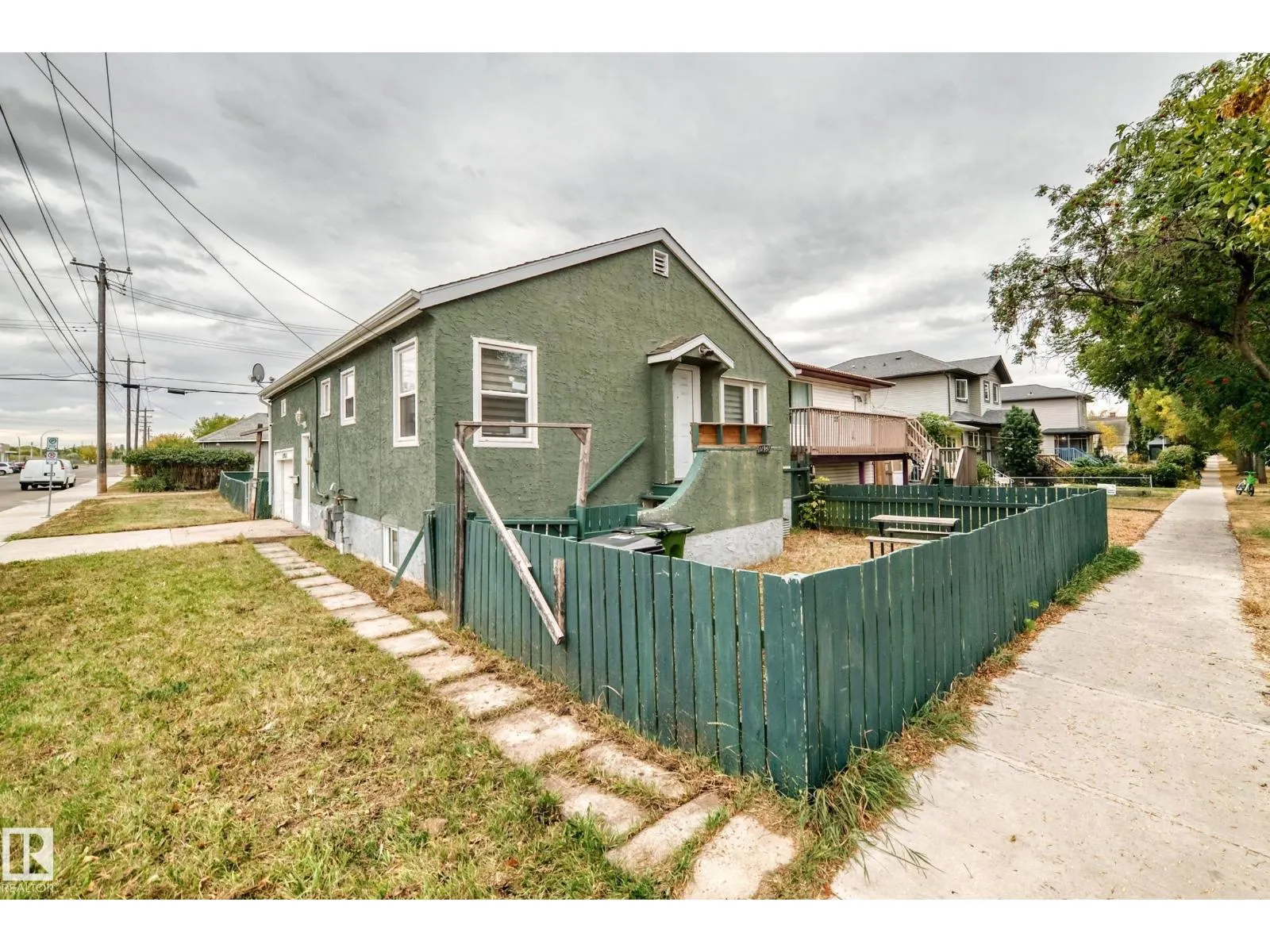 11951 77 ST NW NW