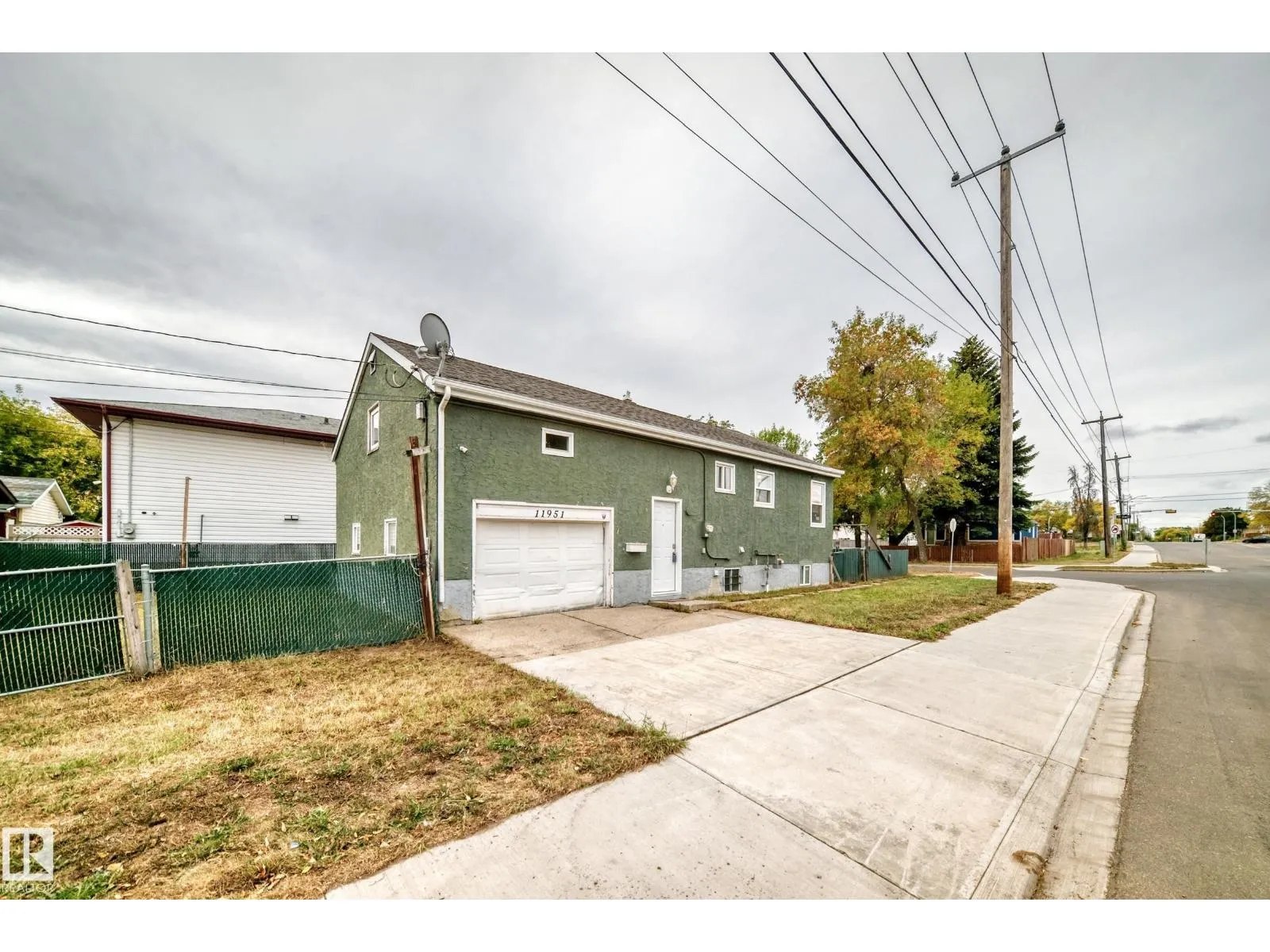 11951 77 ST NW NW