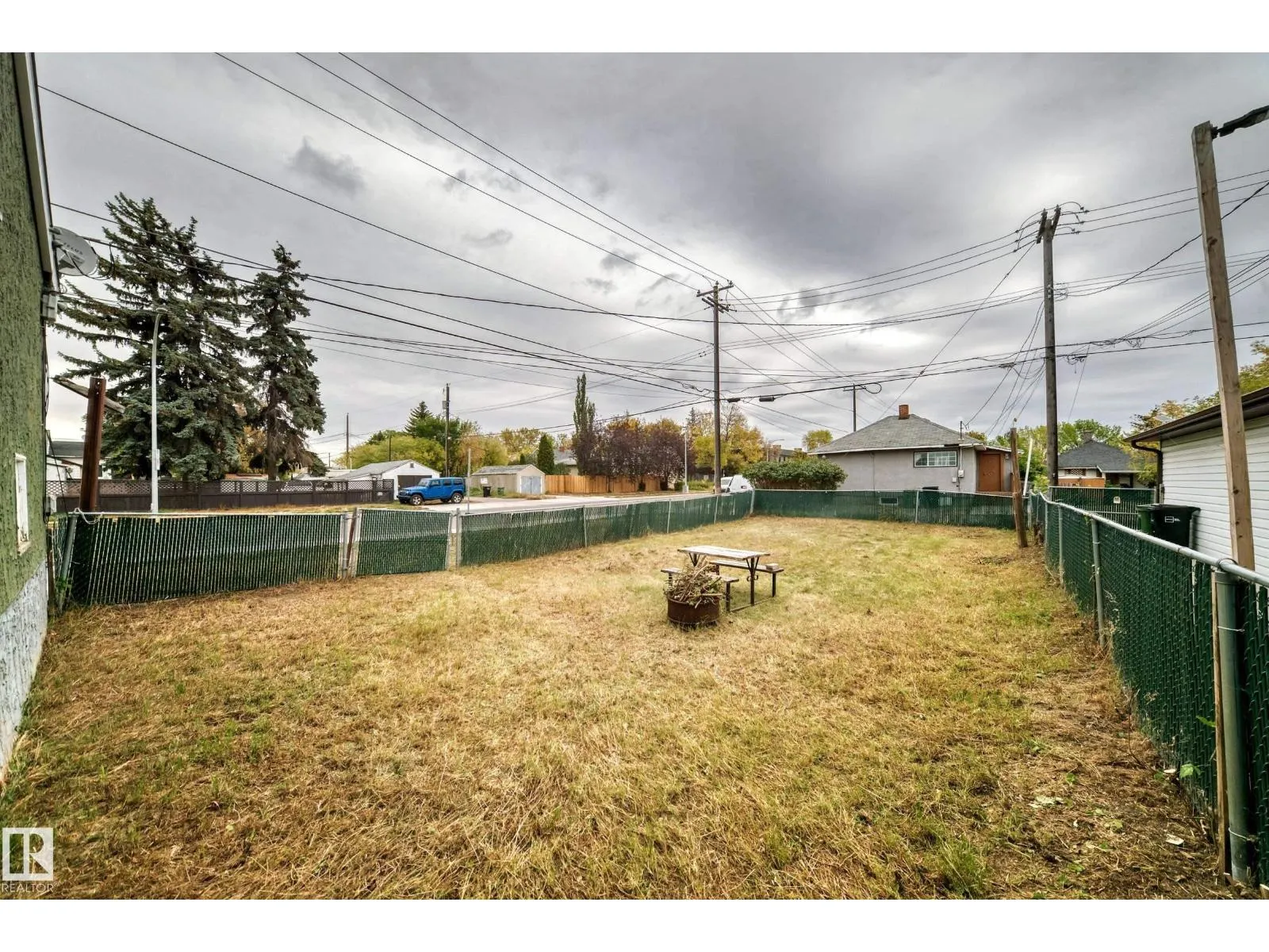 11951 77 ST NW NW
