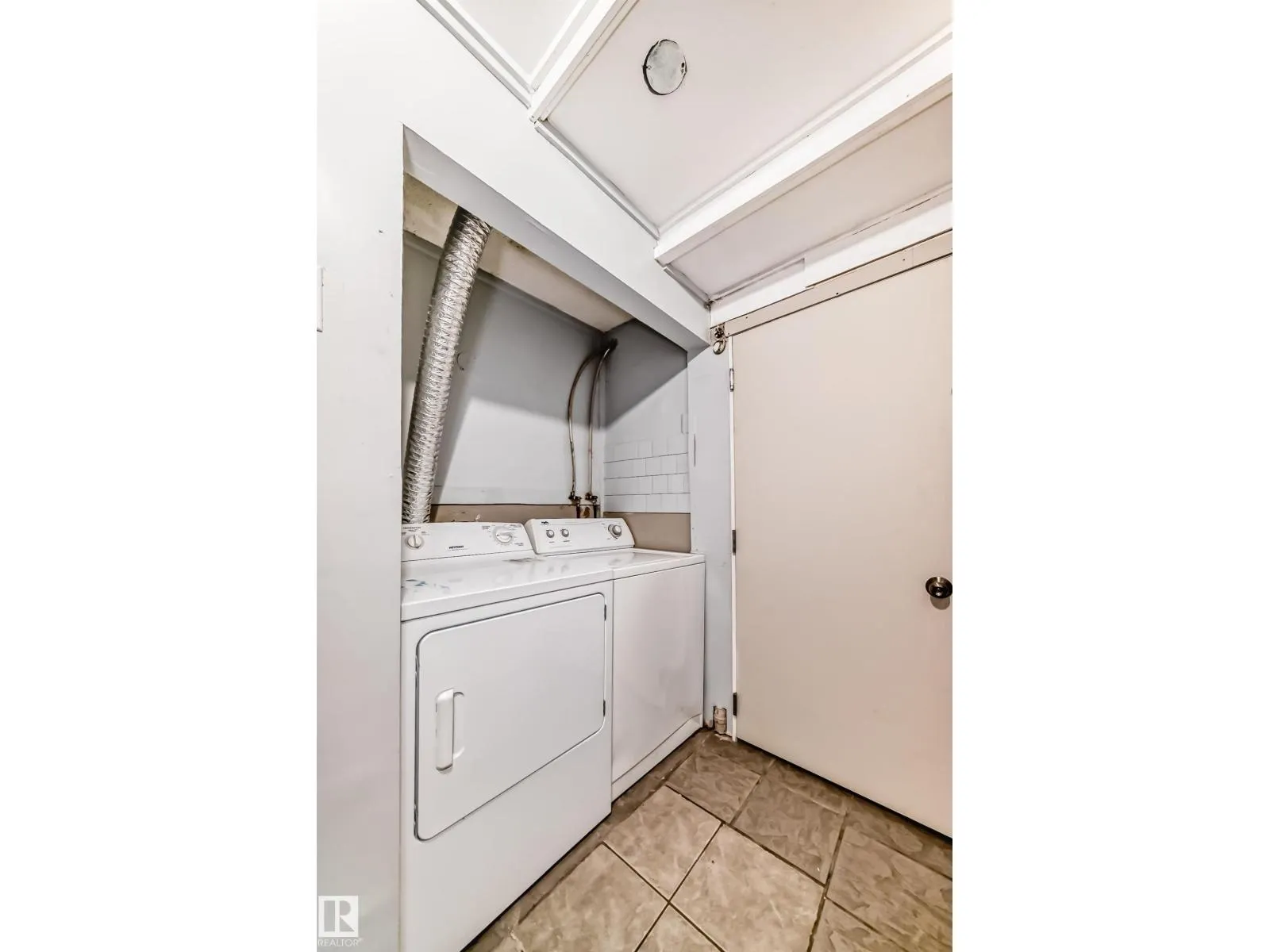 11951 77 ST NW NW