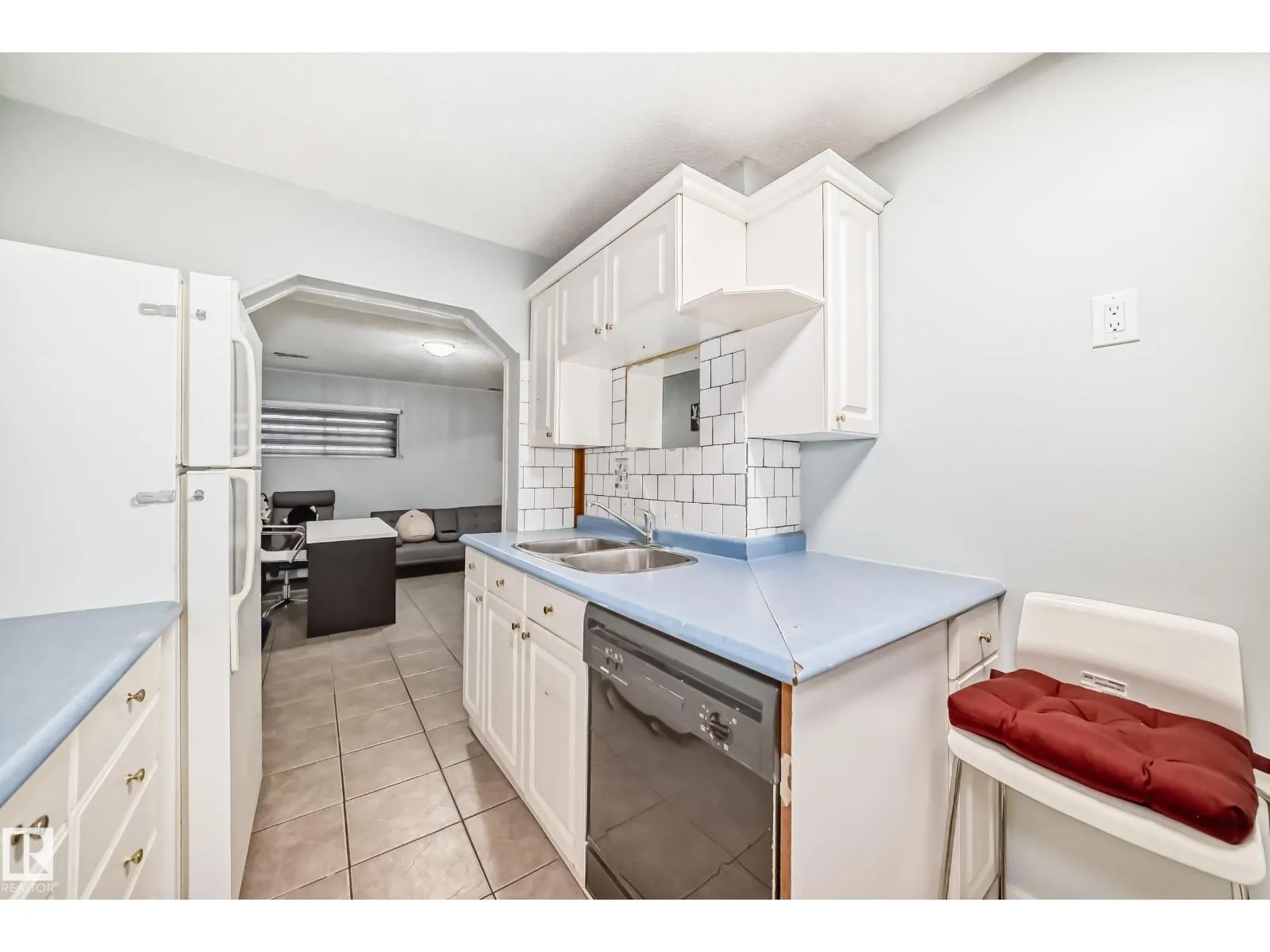 11951 77 ST NW NW