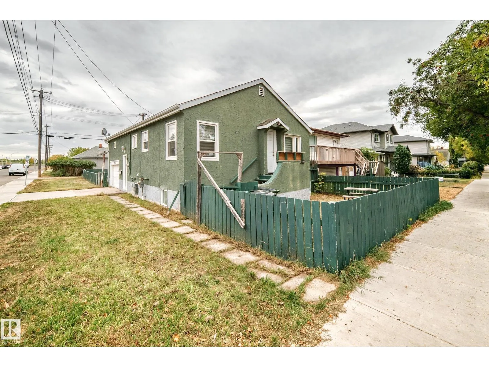 11951 77 ST NW NW