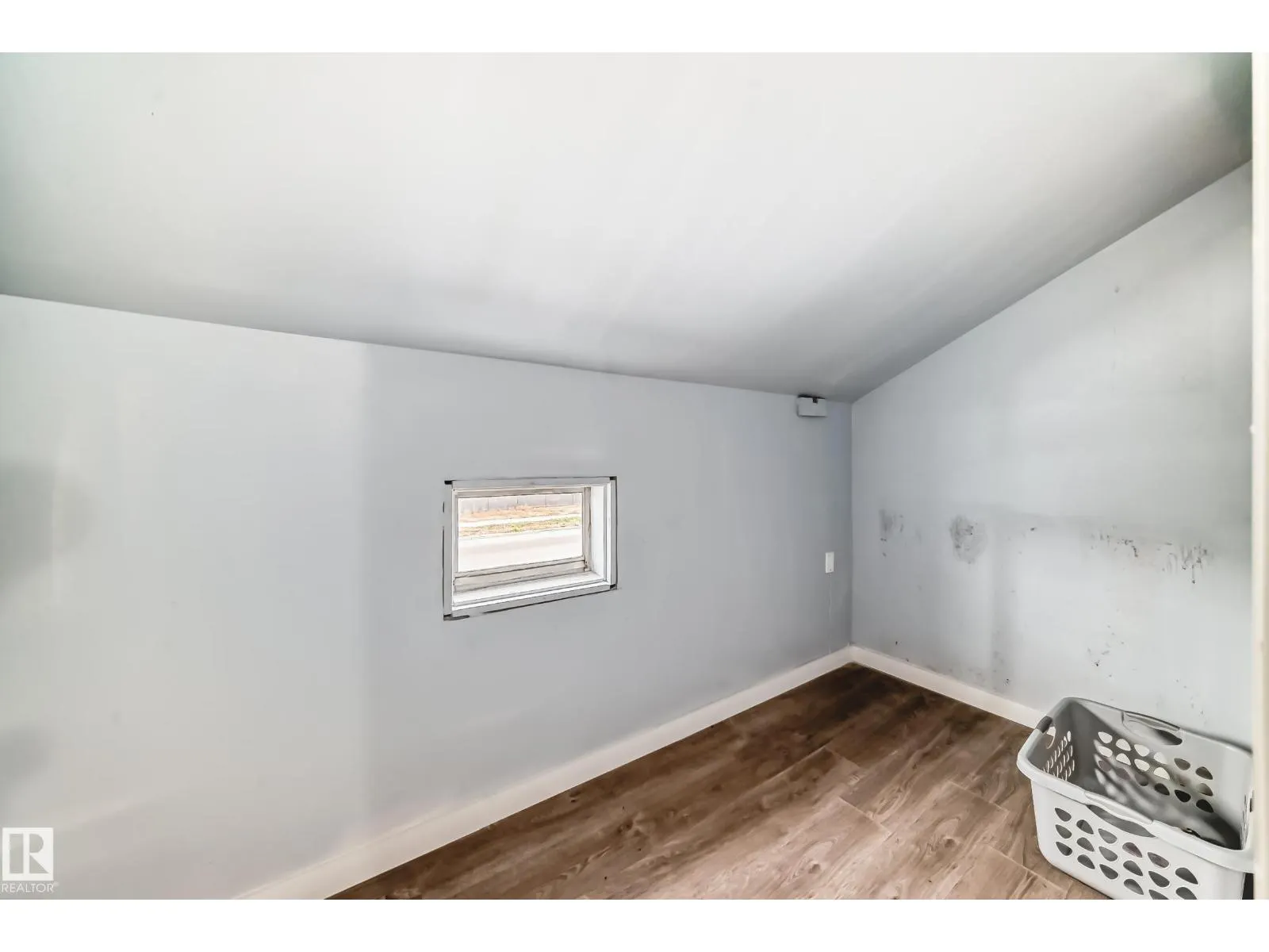 11951 77 ST NW NW