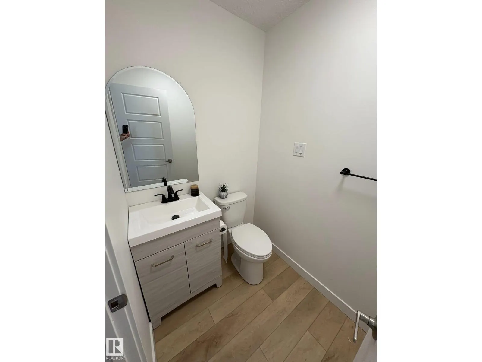 13211 95 ST NW