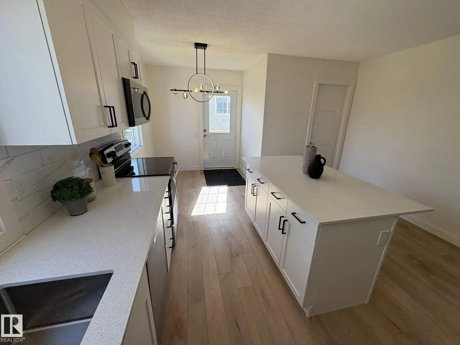 13211 95 ST NW
