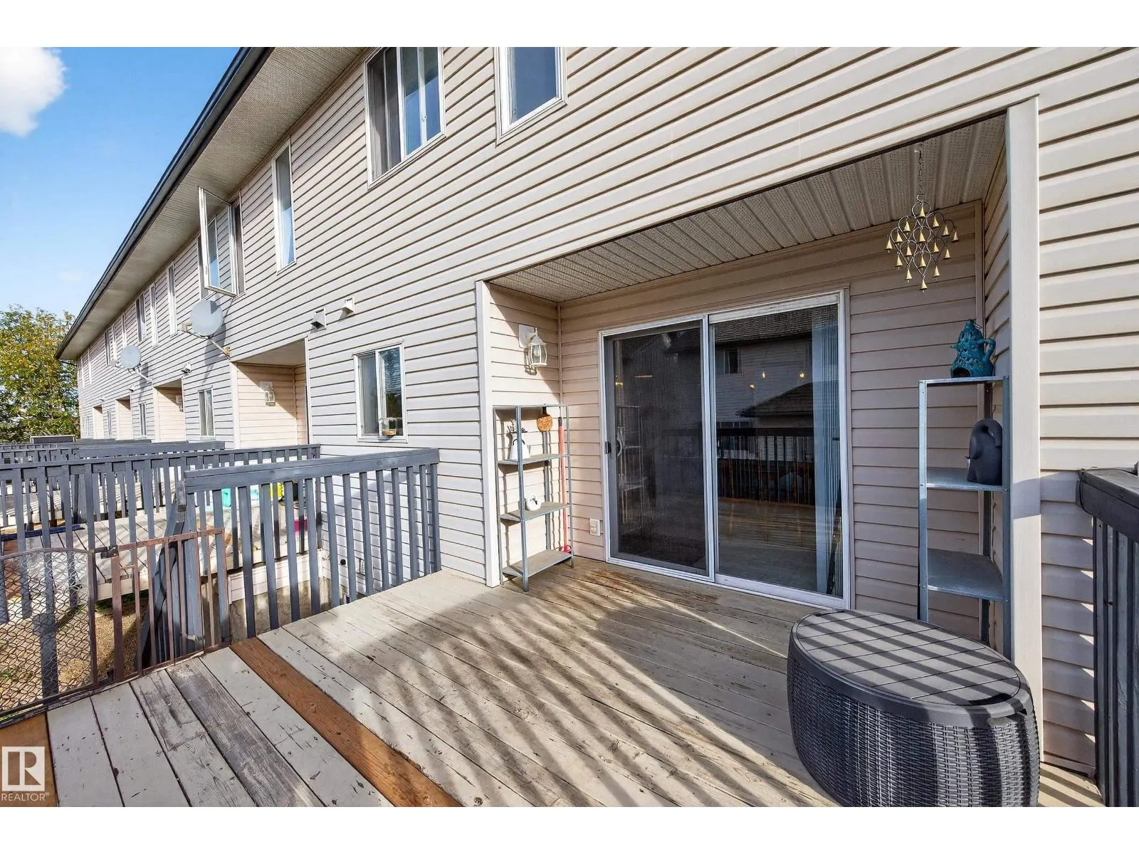 #16 225 BLACKBURN DR E SW
