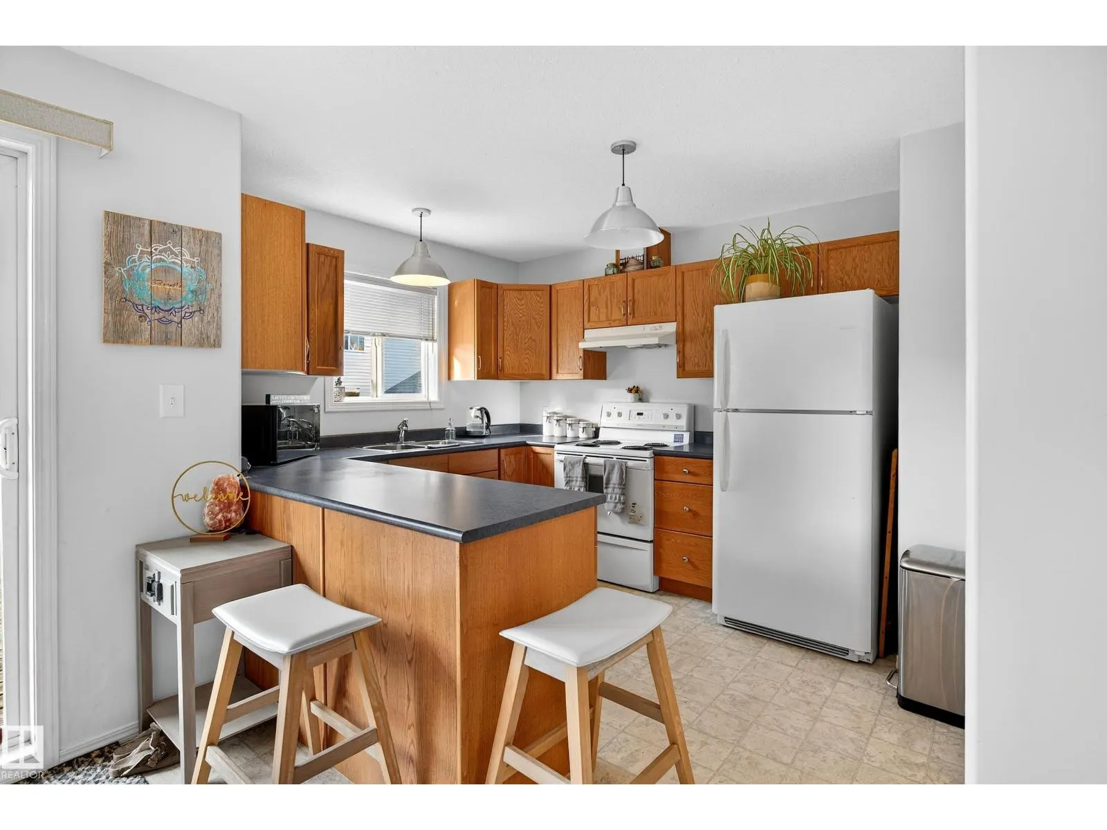 #16 225 BLACKBURN DR E SW