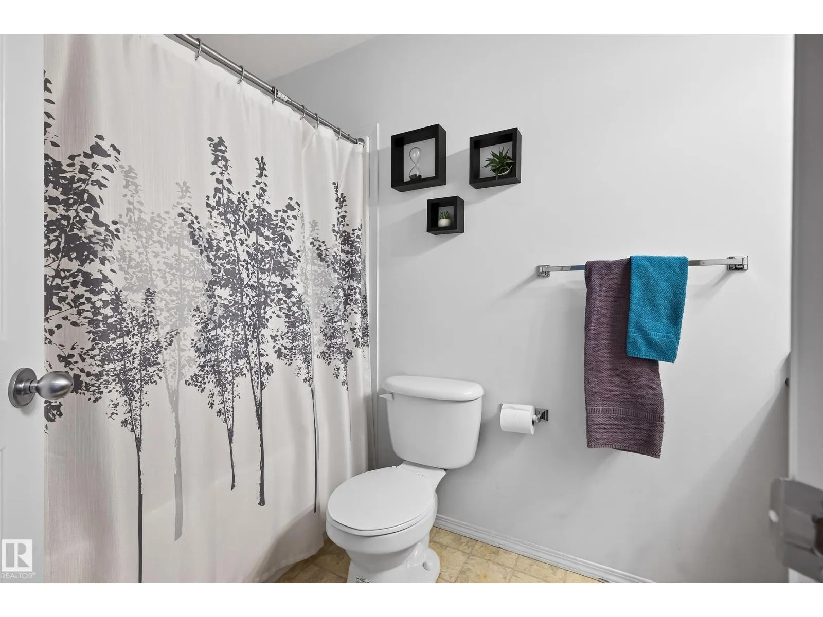 #16 225 BLACKBURN DR E SW