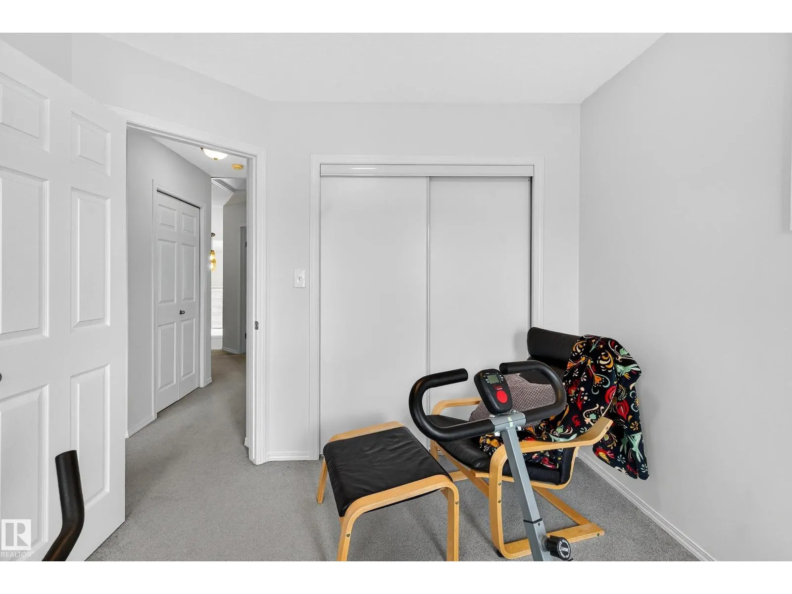 #16 225 BLACKBURN DR E SW