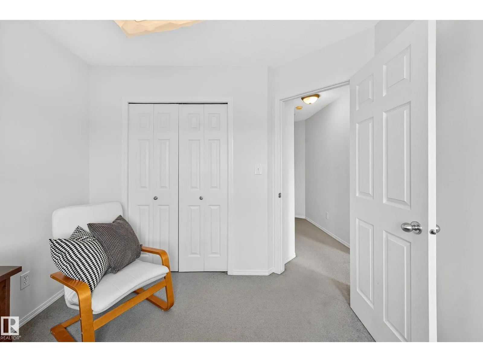 #16 225 BLACKBURN DR E SW