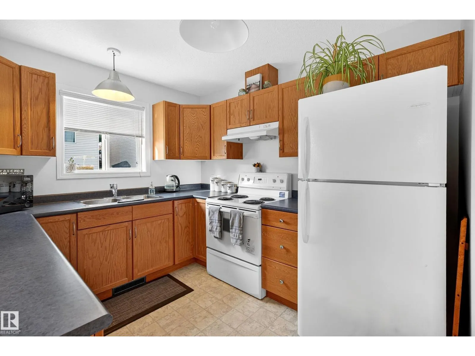 #16 225 BLACKBURN DR E SW