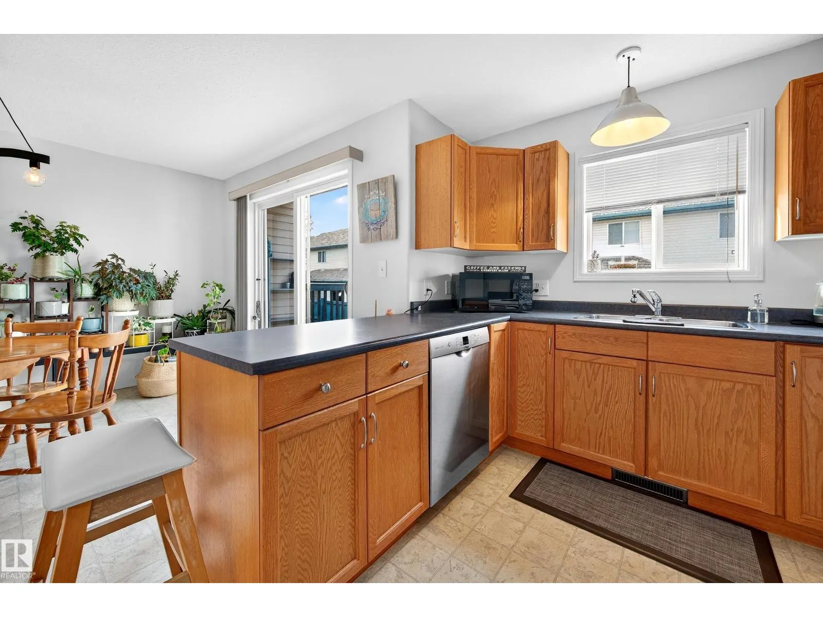 #16 225 BLACKBURN DR E SW