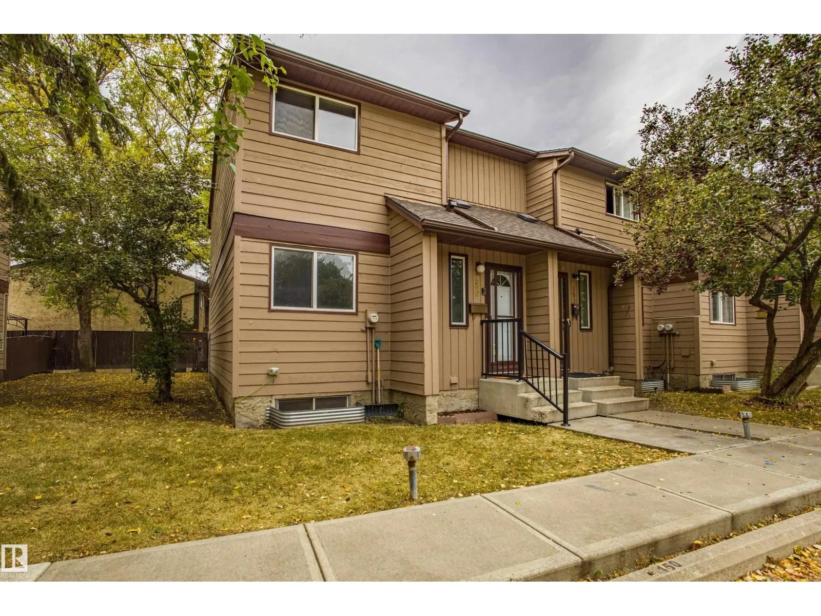 #150 10633 31 AV NW