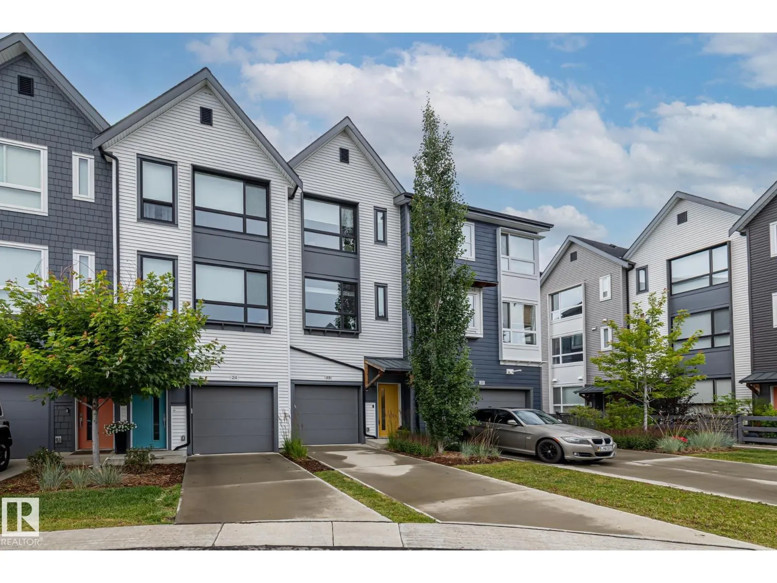 100 Jensen Lakes BV