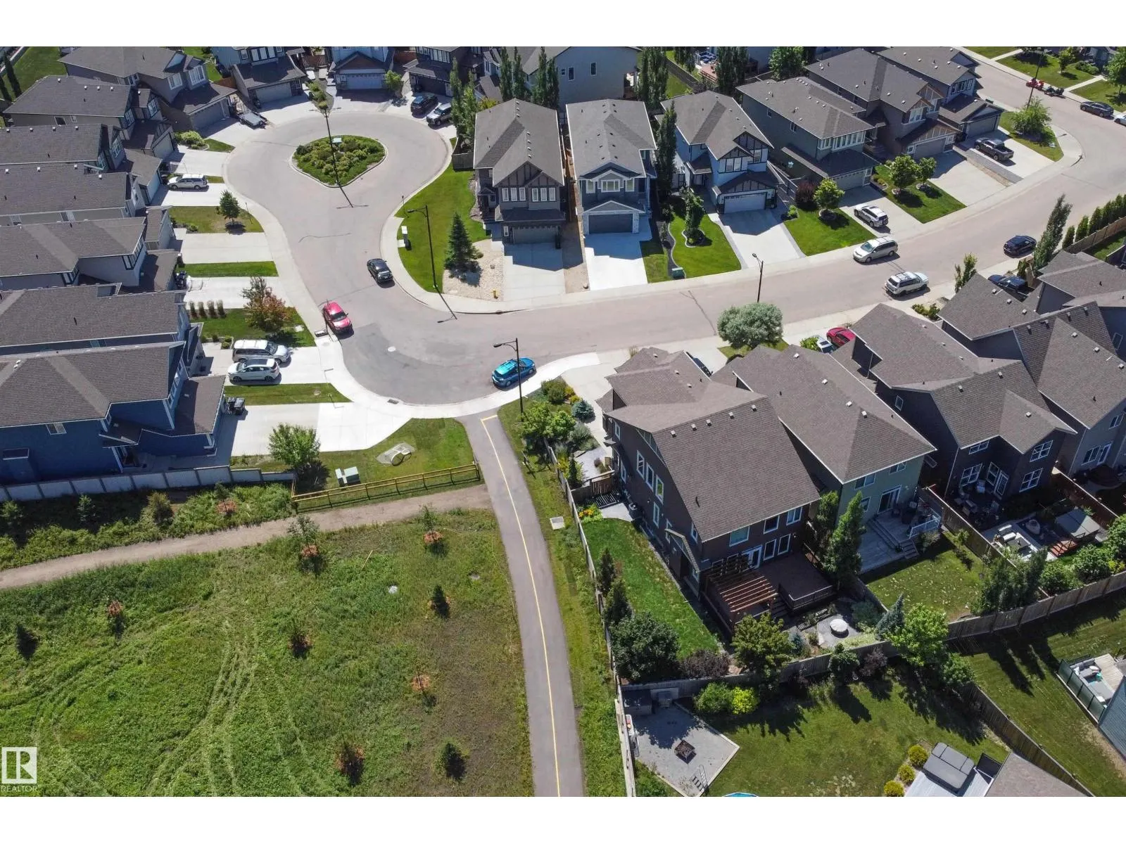 17 Sunbury PL