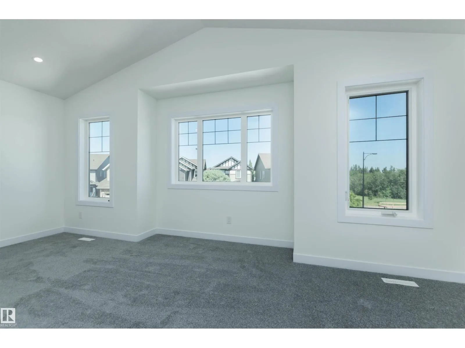 17 Sunbury PL
