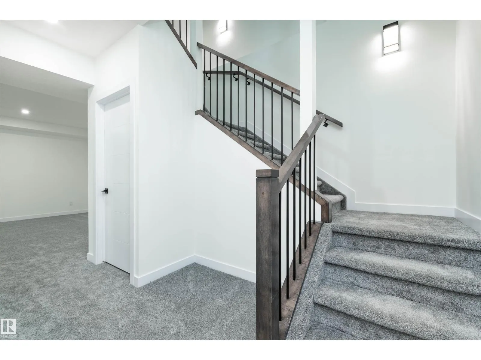 17 Sunbury PL