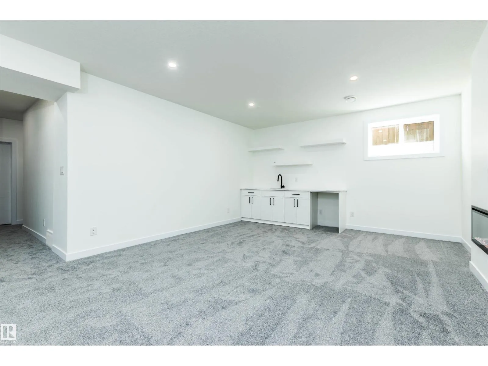 17 Sunbury PL