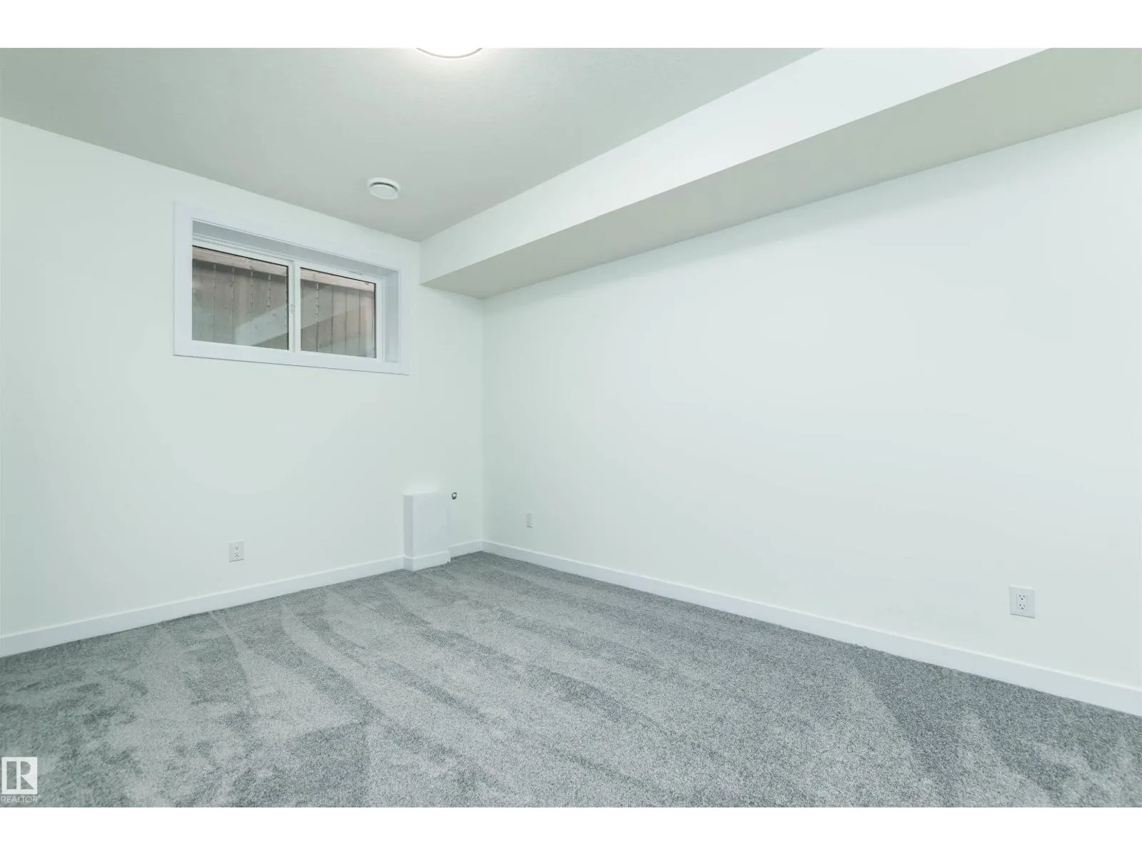 17 Sunbury PL