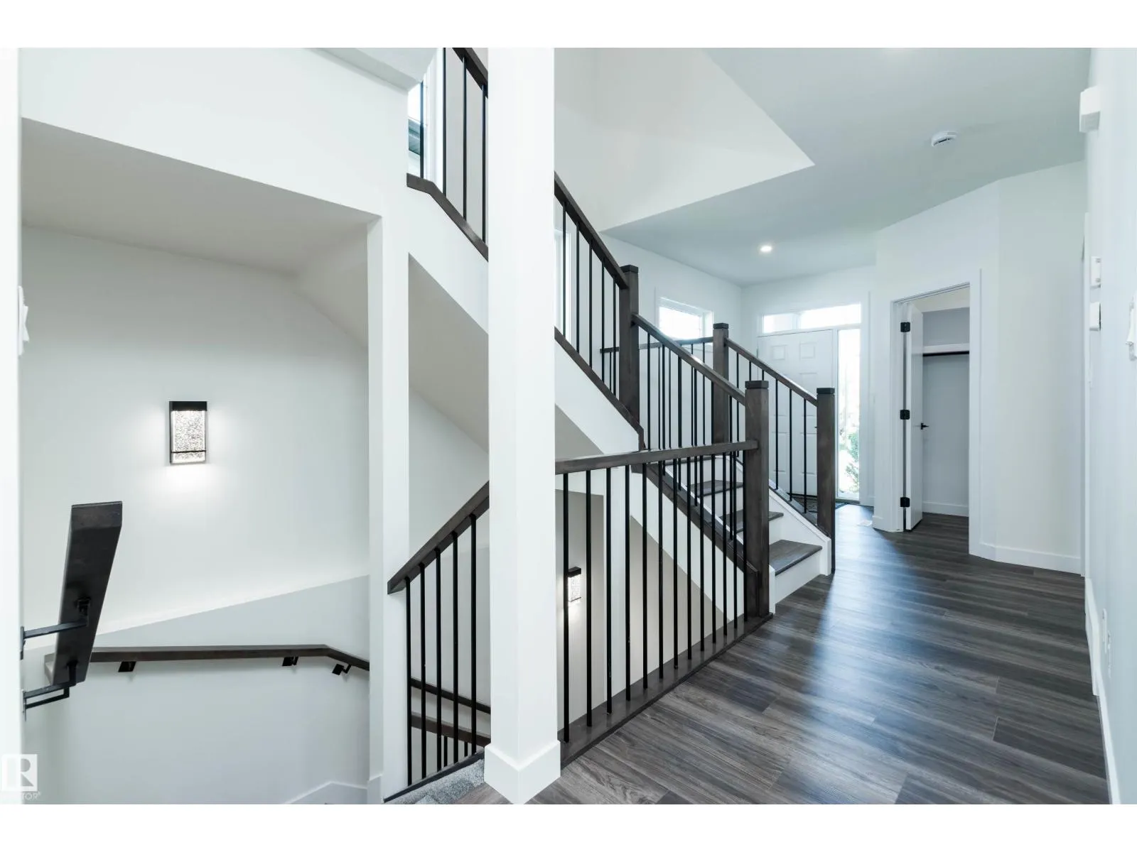 17 Sunbury PL