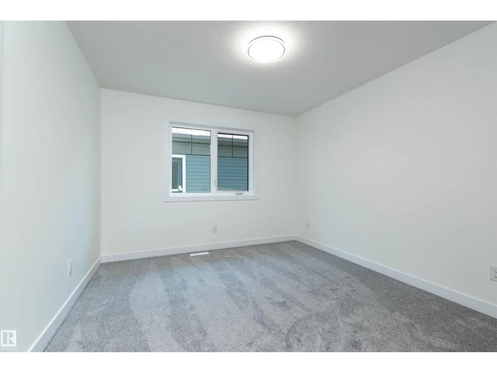 17 Sunbury PL