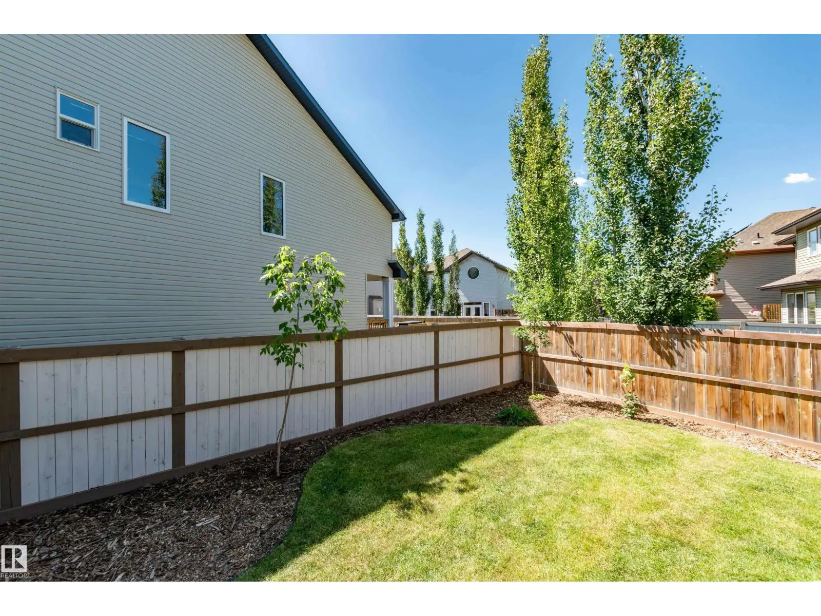 17 Sunbury PL