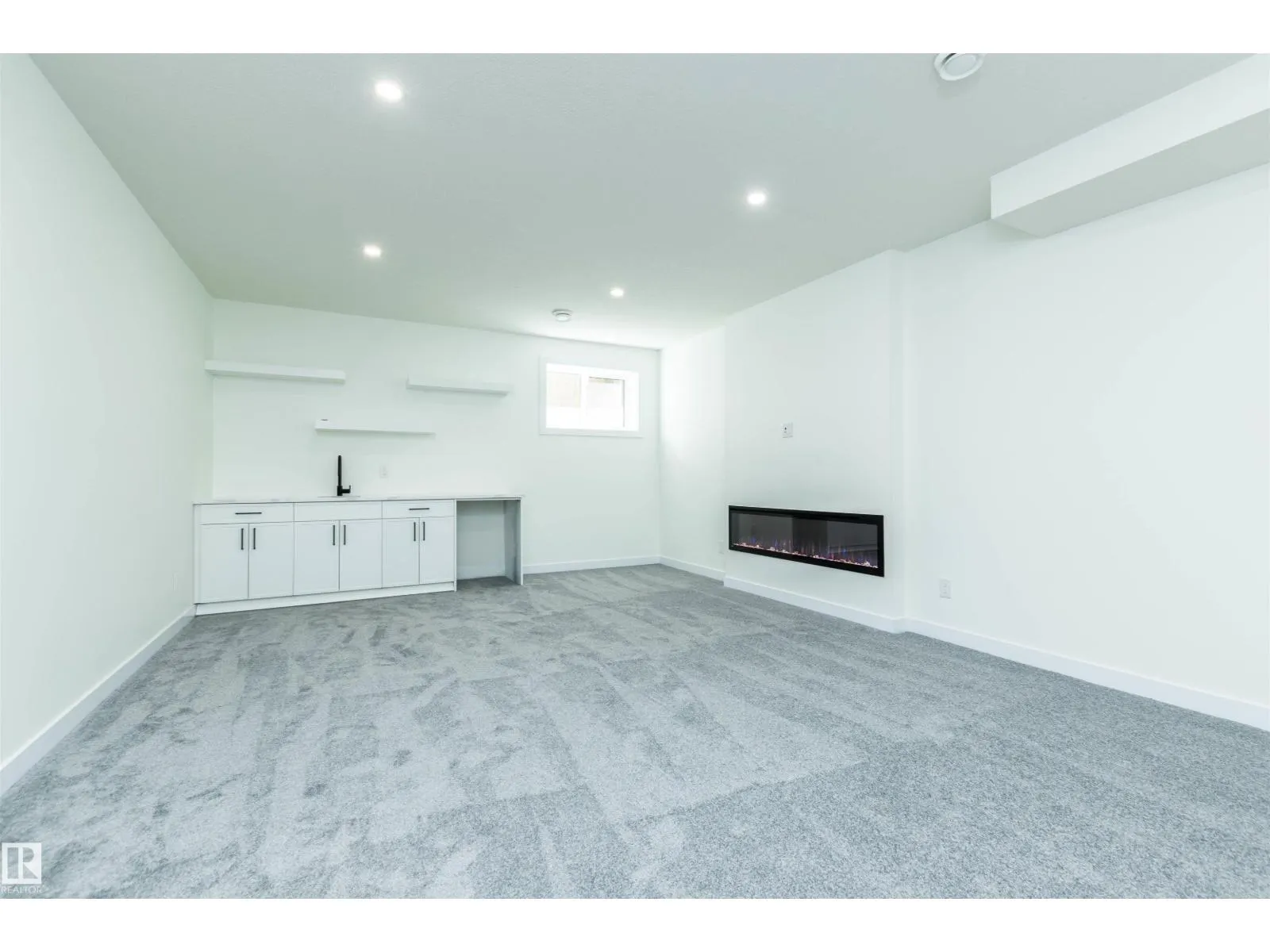 17 Sunbury PL