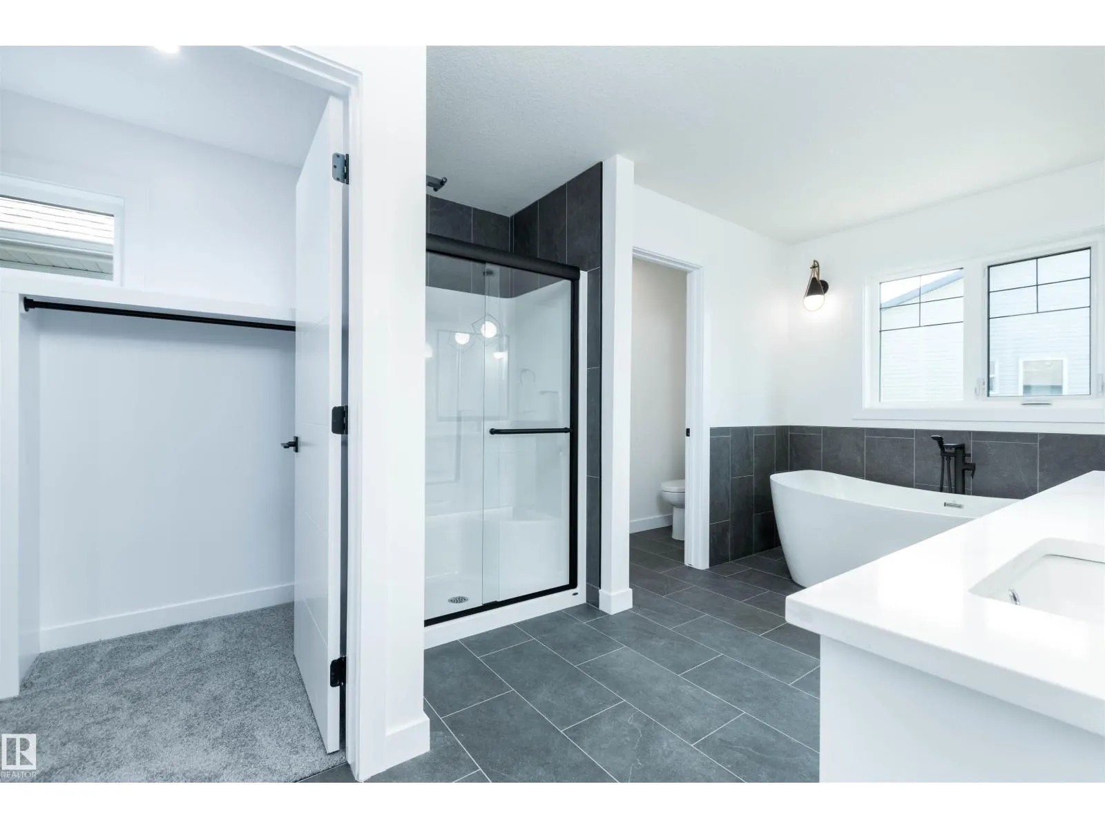 17 Sunbury PL