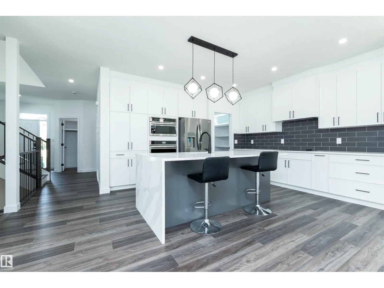 17 Sunbury PL