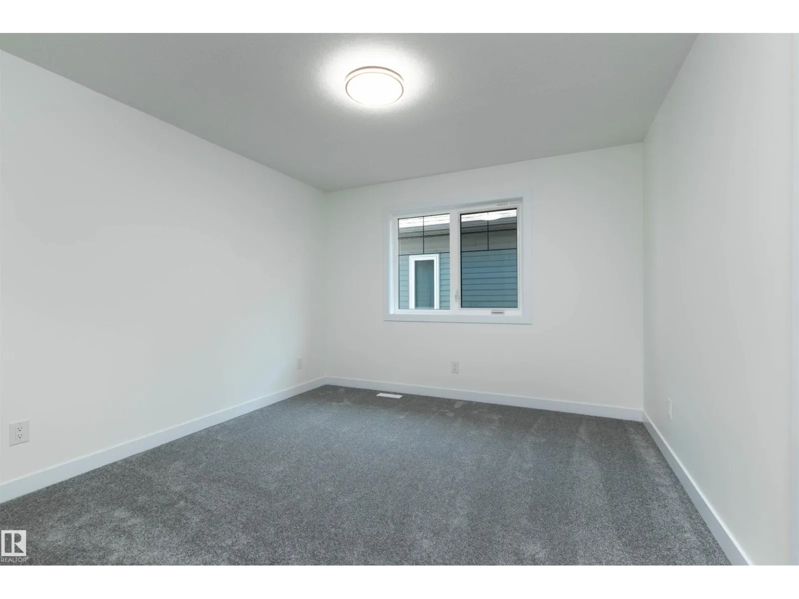 17 Sunbury PL