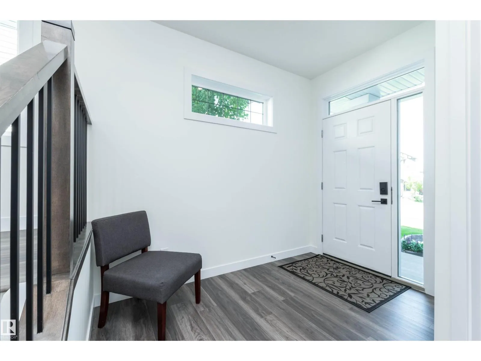 17 Sunbury PL