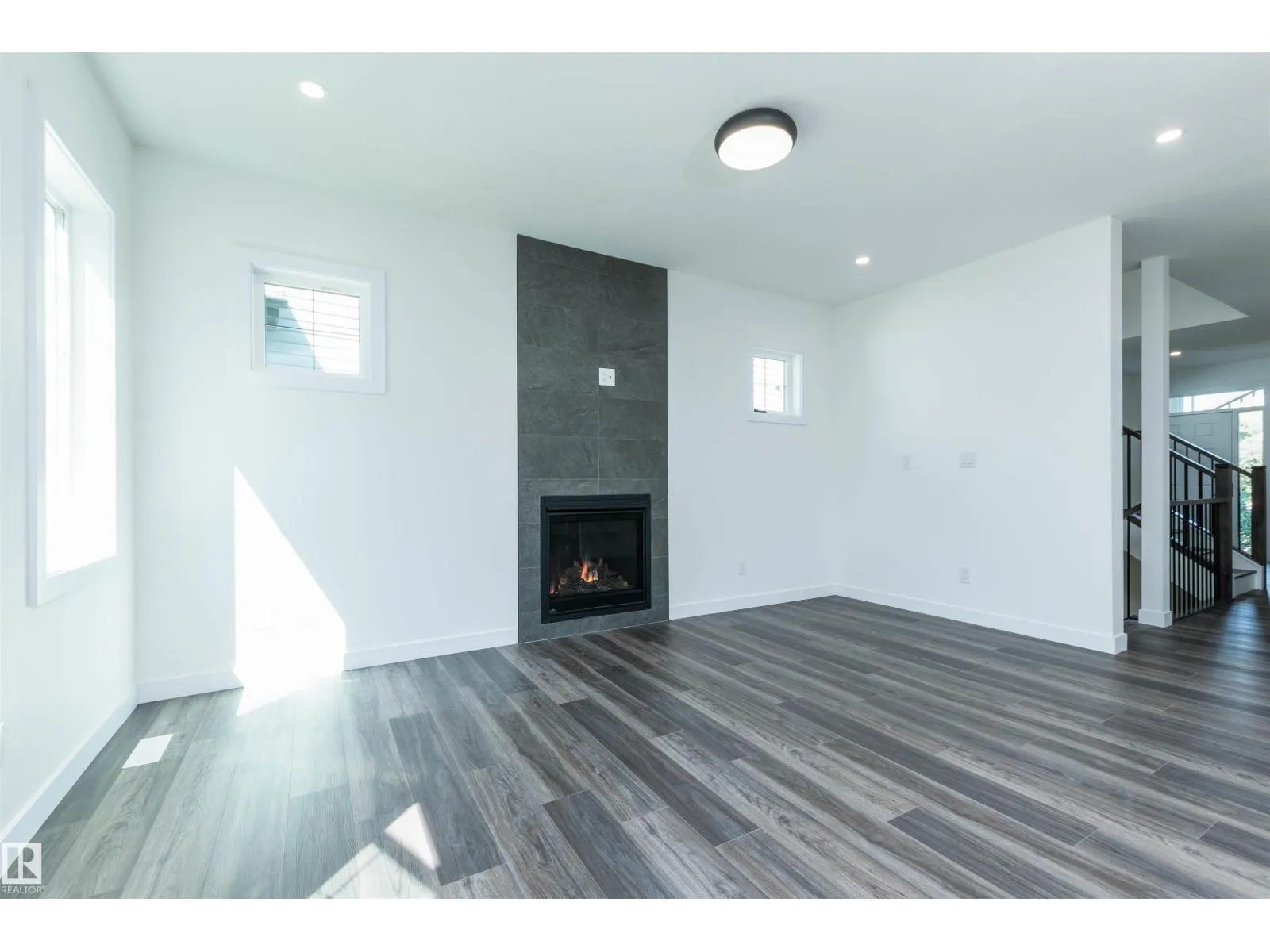 17 Sunbury PL